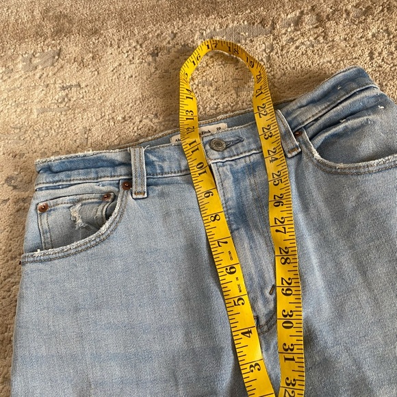 Abercrombie & Fitch The Ankle Straight Ultra High Rise Curve Love Distressed: 28 - Picture 5 of 9